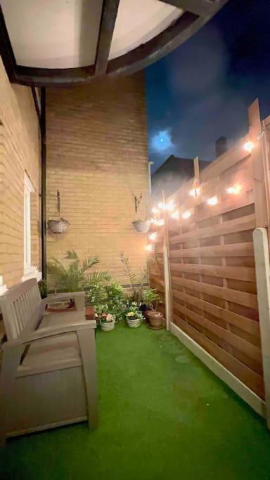 A Beautiful Stylish 2 Bedroom Apartment -City Of London Exterior photo